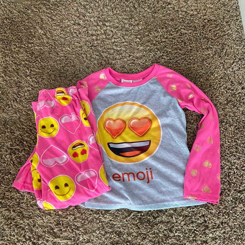 Emoji brand pajamas set